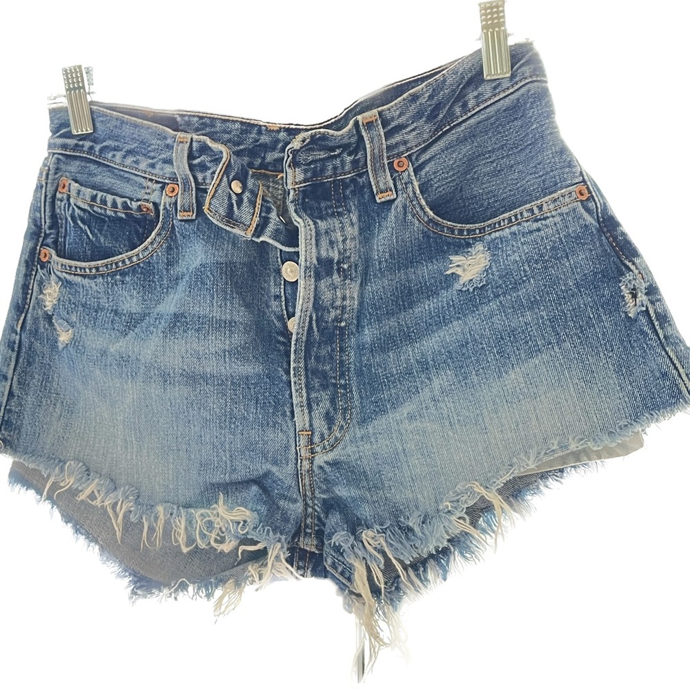 Levi 501 Shorts - fits like a 26-27